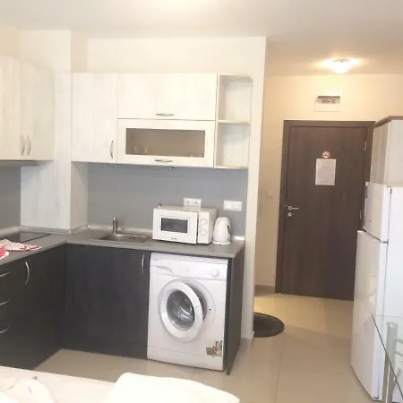 Apartment Summer Break *